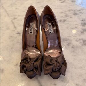 Badgley Mischka Brown Satin Bow Heels
